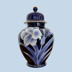 Colbalt Blue Vintage Floral Porcelain Ginger Jar  with Lid
